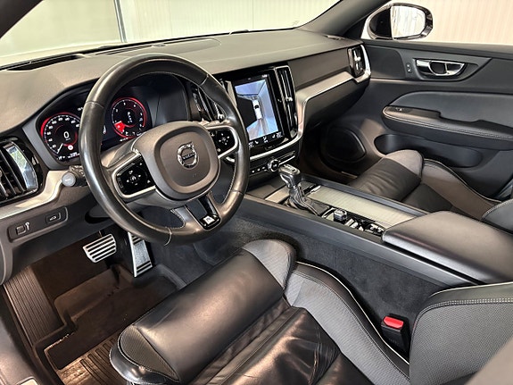 Volvo V60 7 of 28