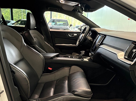 Volvo V60 13 of 28