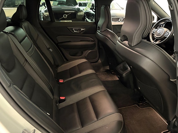 Volvo V60 24 of 28