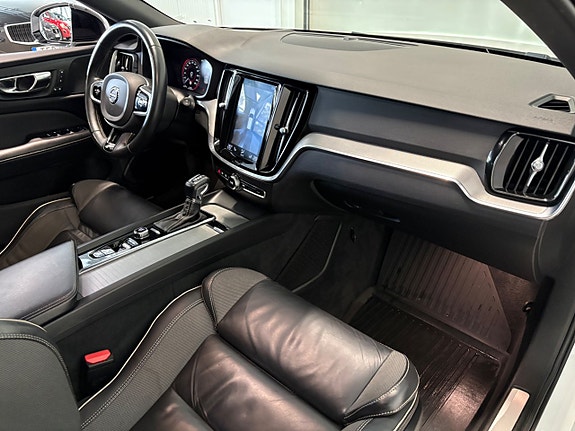 Volvo V60 12 of 28