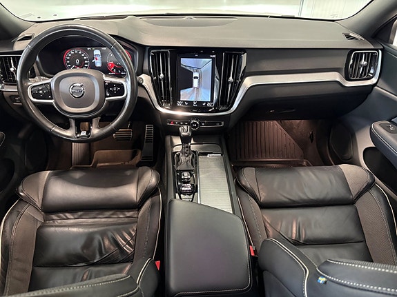 Volvo V60 11 of 28