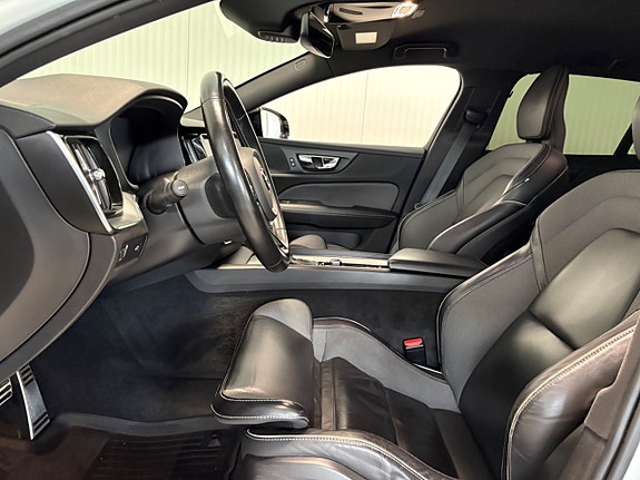 Volvo V60 8 of 28