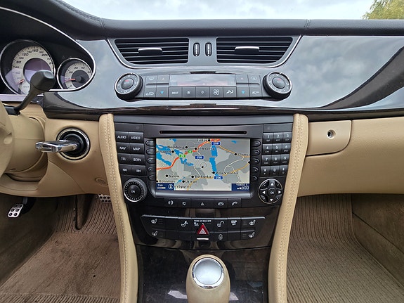 Mercedes-Benz CLS55 10 of 15