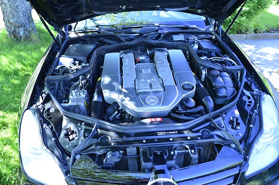 Mercedes-Benz CLS55 3 of 4