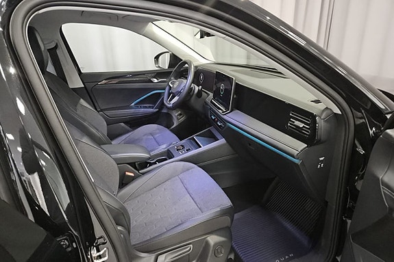 Volkswagen Tiguan 6 of 12