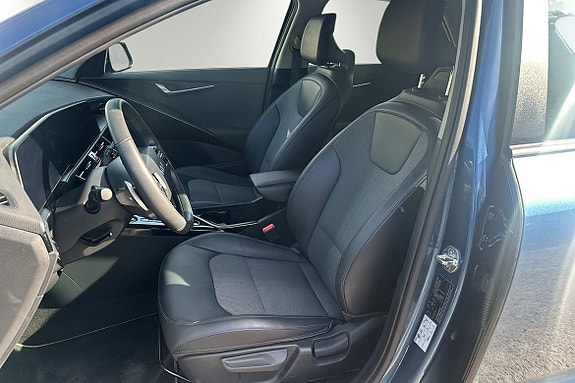 Kia Niro 8 of 17