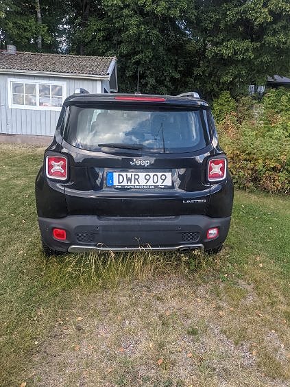 Jeep Renegade 2 of 3