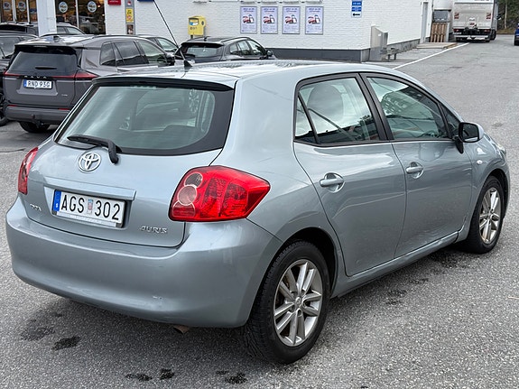 Toyota Auris 3 of 19