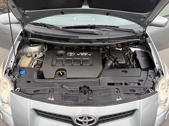 Toyota Auris 14 of 19