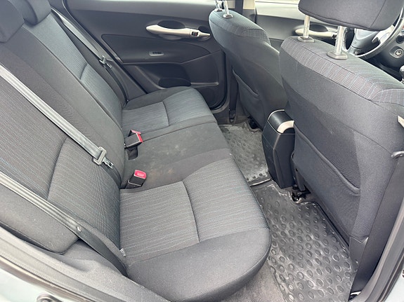 Toyota Auris 11 of 19