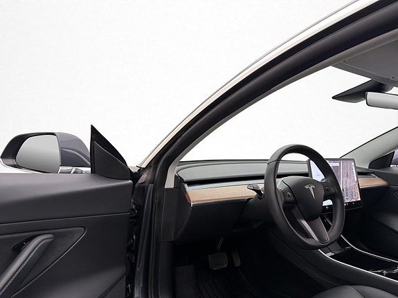 Tesla Model 3 9 of 30