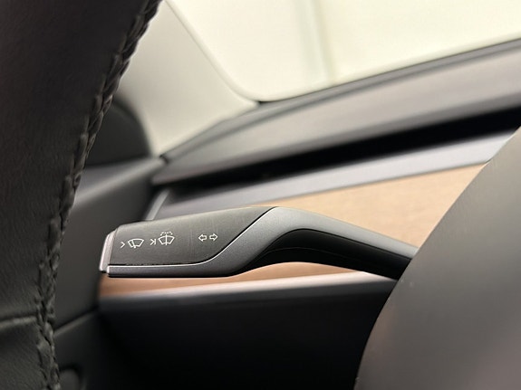 Tesla Model 3 27 of 30