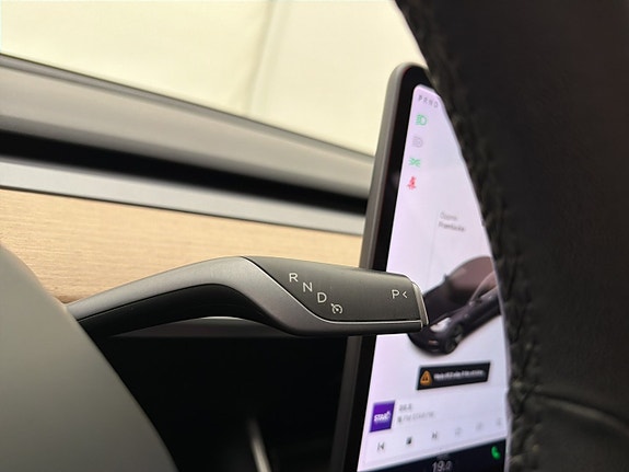 Tesla Model 3 26 of 30
