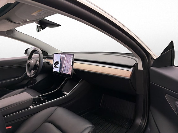 Tesla Model 3 21 of 30