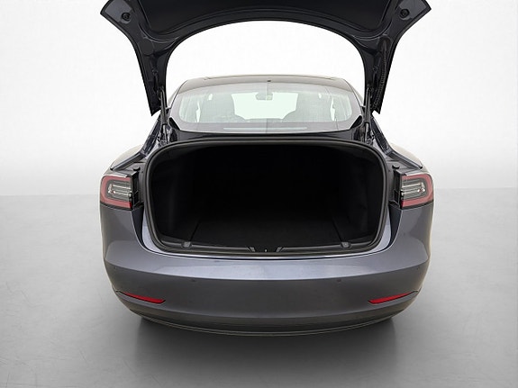 Tesla Model 3 24 of 30