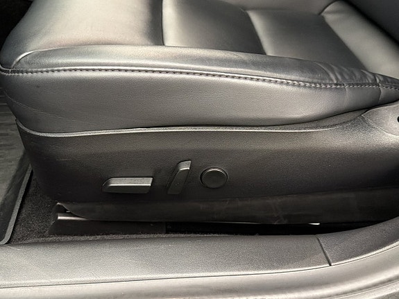 Tesla Model 3 25 of 30