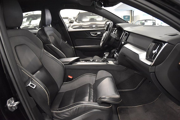 Volvo S60 12 of 30