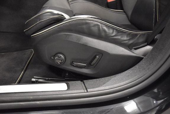 Volvo S60 15 of 30