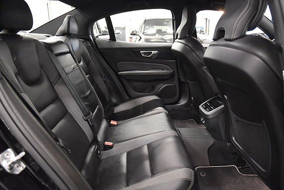 Volvo S60 13 of 30