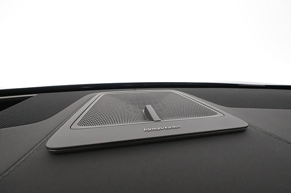 Polestar 4 9 of 18