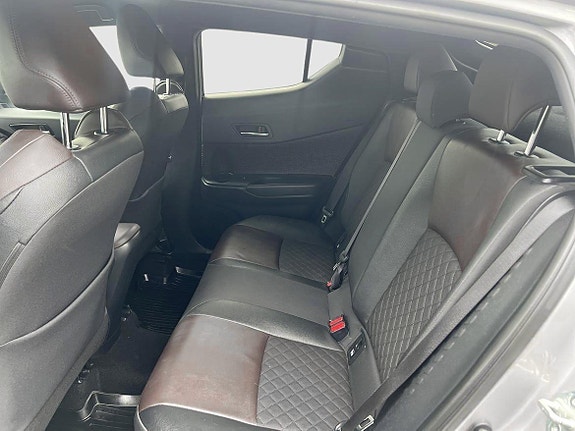 Toyota C-HR 11 of 14