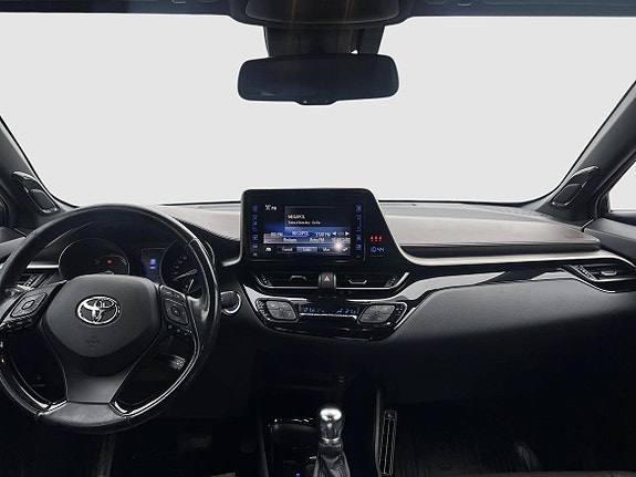 Toyota C-HR 8 of 14