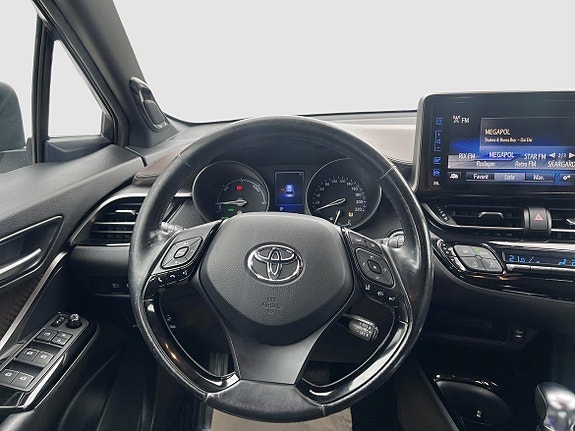 Toyota C-HR 9 of 14