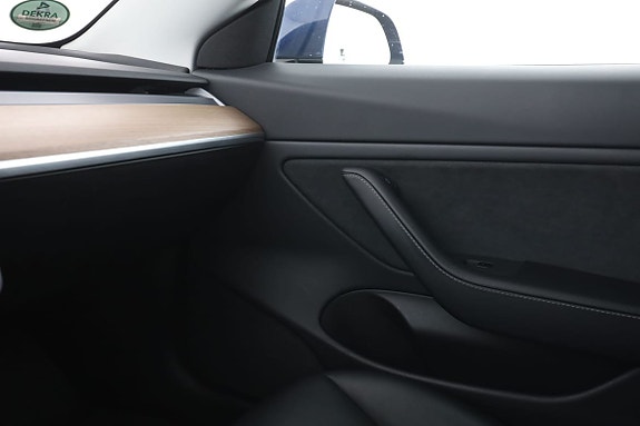 Tesla Model 3 29 of 30