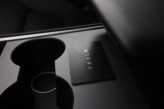 Tesla Model 3 28 of 30
