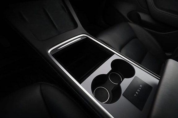 Tesla Model 3 25 of 30