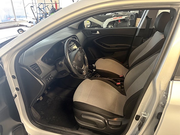 Hyundai i20 5 of 11