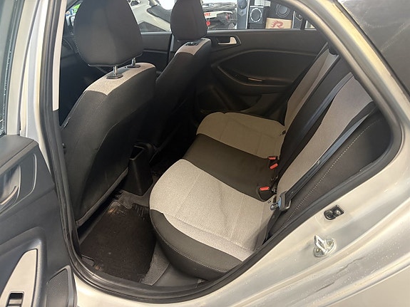 Hyundai i20 6 of 11
