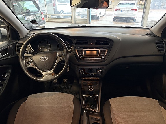 Hyundai i20 10 of 11