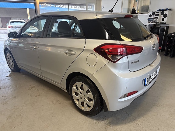 Hyundai i20 2 of 11
