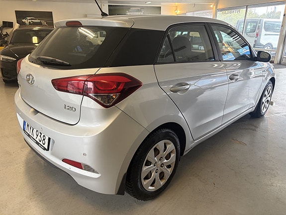 Hyundai i20 3 of 11