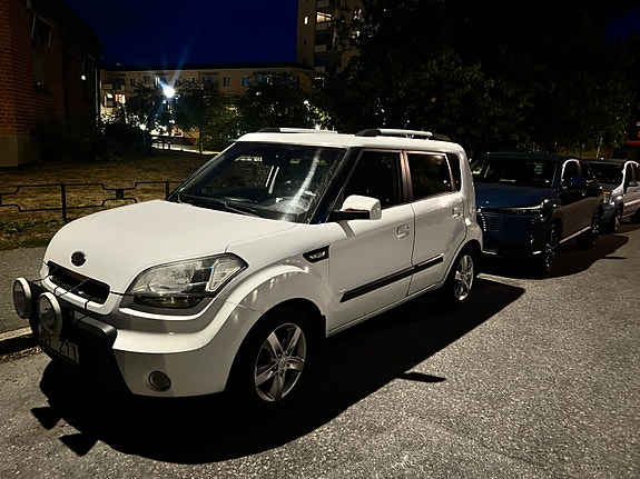 Kia Soul 2 of 4
