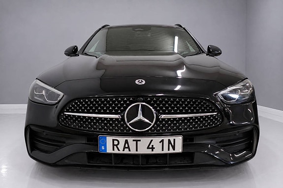 Mercedes-Benz C300 2 of 30