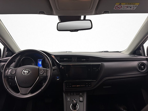 Toyota Auris 13 of 24