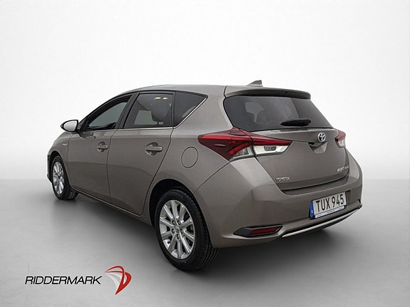 Toyota Auris 5 of 24