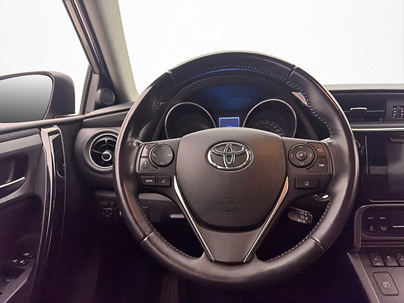 Toyota Auris 24 of 24