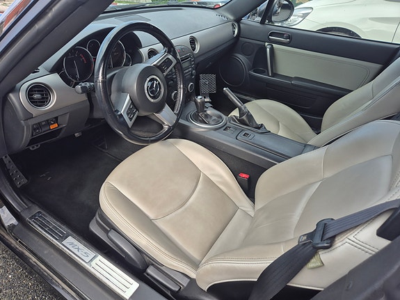 Mazda MX-5 3 of 4