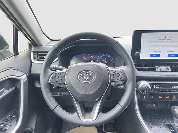 Toyota RAV4 9 of 13