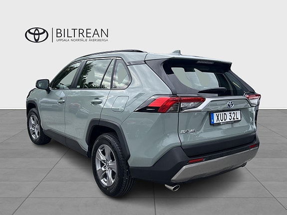 Toyota RAV4 3 of 13
