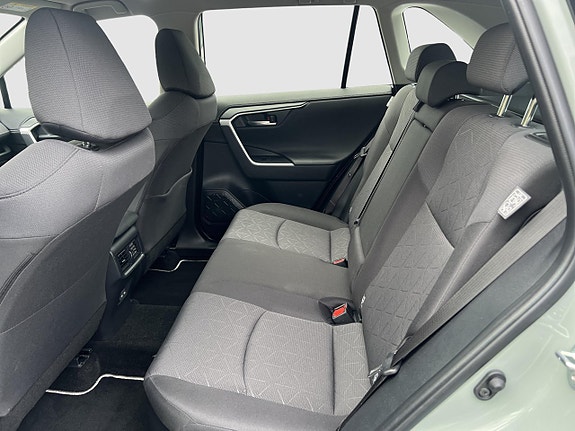 Toyota RAV4 11 of 13