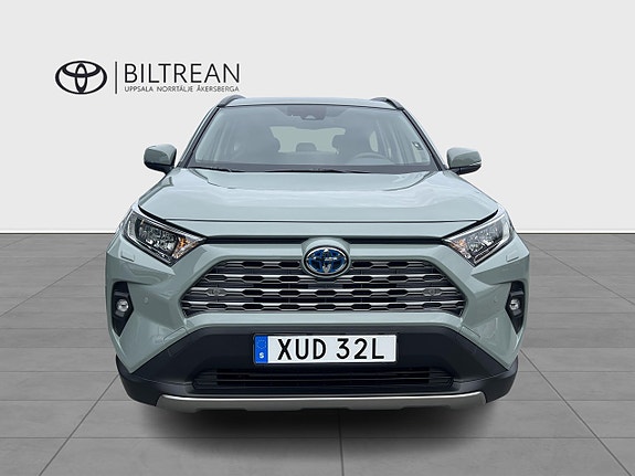 Toyota RAV4 4 of 13
