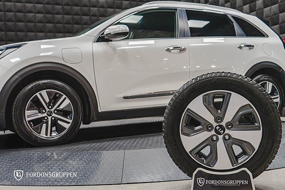 Kia Niro 2 of 24