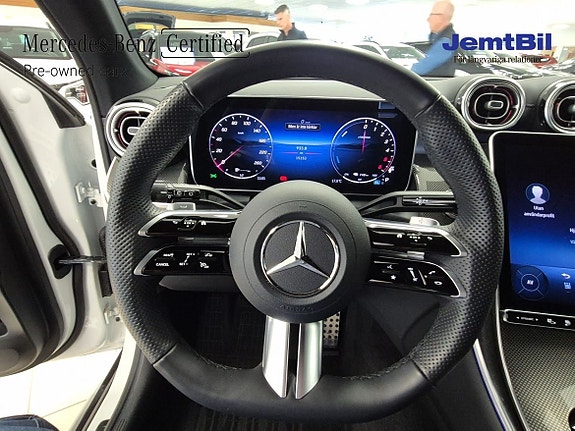 Mercedes-Benz GLC300 de 8 of 11