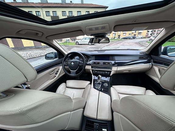 BMW 530d 4 of 5