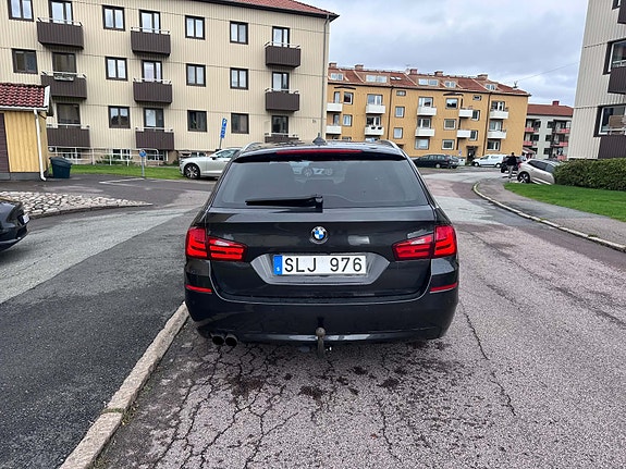 BMW 530d 3 of 5