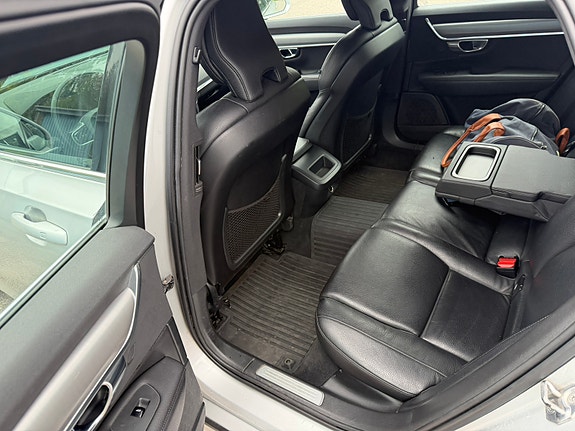 Volvo V90 3 of 10